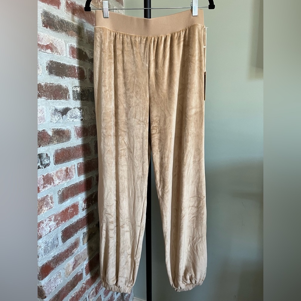 Summersalt The Plush Velour Jogger in fawn NWT | size medium